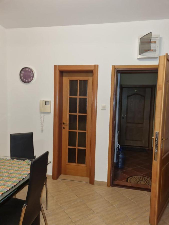Apartments Sneza Risan Bagian luar foto