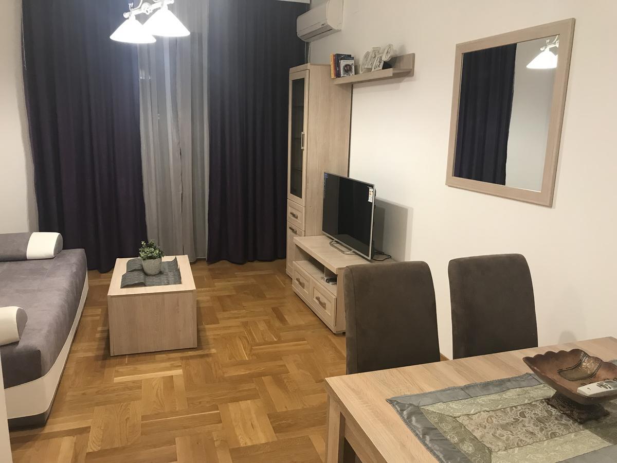 Apartments Sneza Risan Bagian luar foto